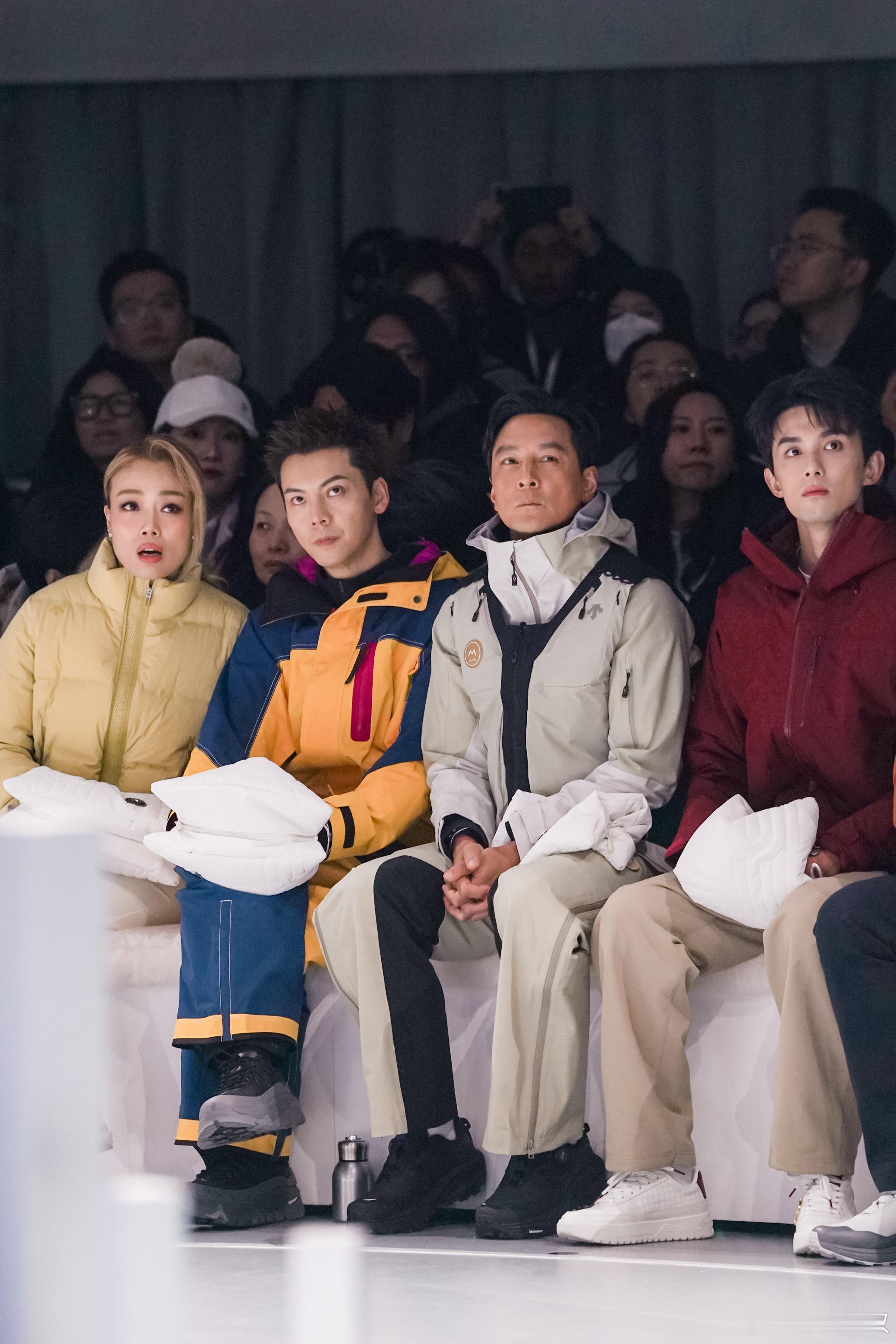 顶流颜值男神吴彦祖、实力派歌手容祖儿等明星现身迪桑特问顶未来的品牌大秀，简直是星