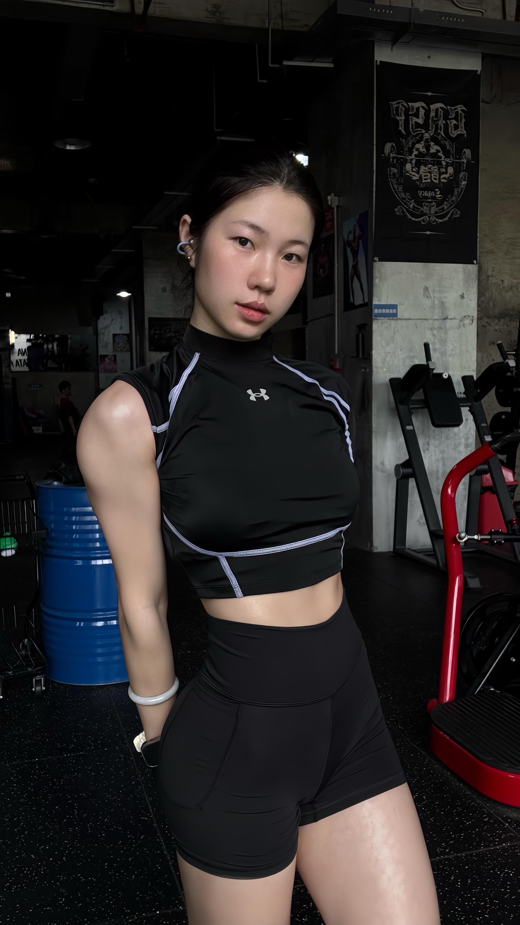 生活将我反复捶打，肌肉分离度竟然更高了。.