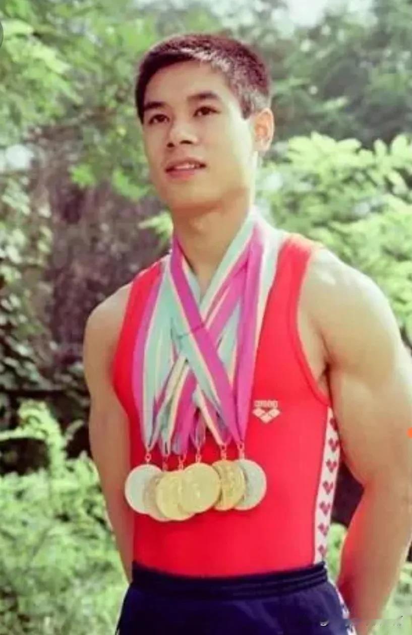 李宁要跟莎头学打乒乓球。
61岁的李宁，不应该看着这么显老啊。
是不是年轻时运动