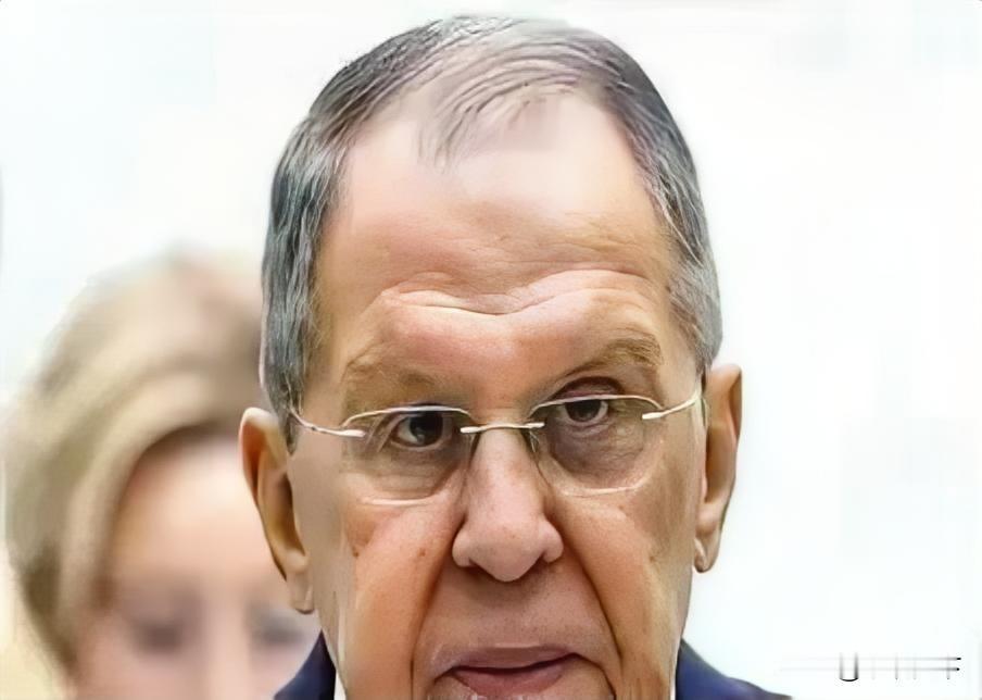 谁才是俄罗斯真正的死敌？
根本不是欧美那些明面上的国家，
而是藏在背后紧盯它出海