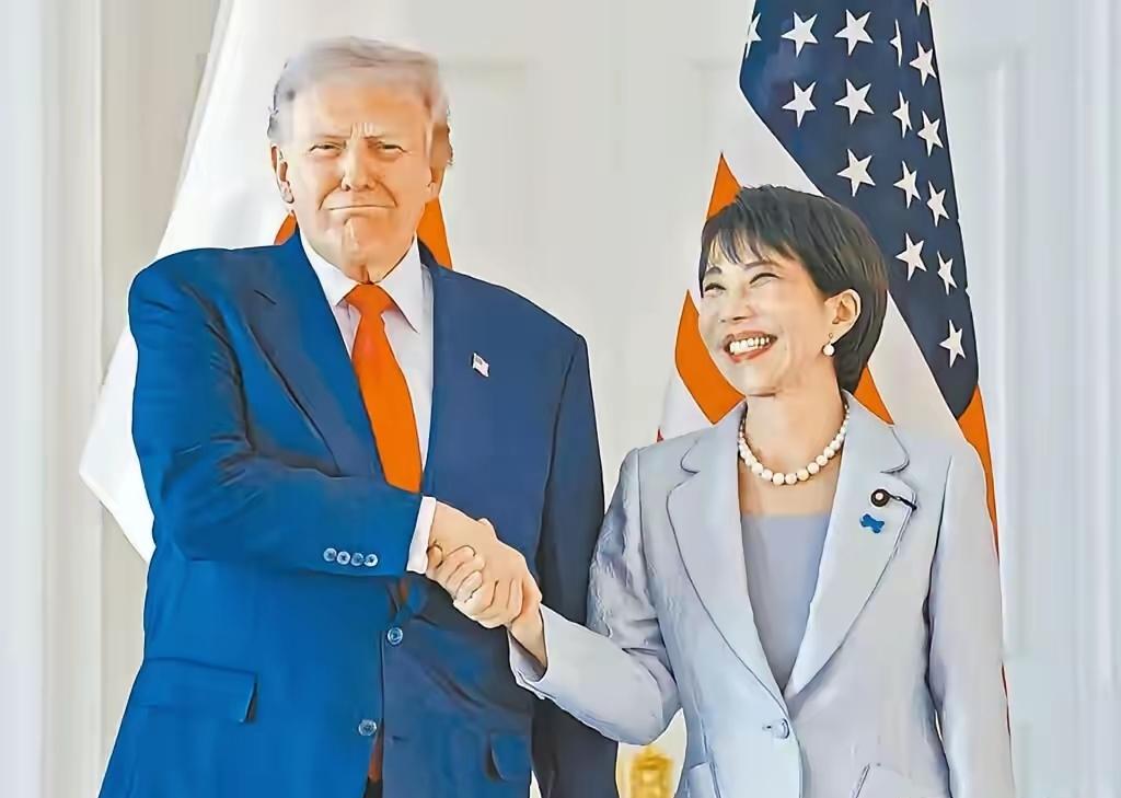 高市早苗在白宫的表现是日本崇美媚美的缩影。面对亚洲时，日本右翼是狂吠的恶犬。面对