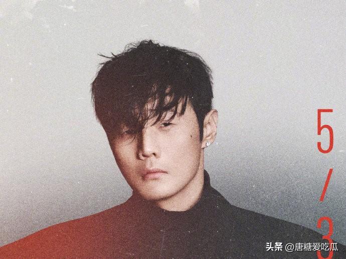 李荣浩可能真的要像他说的那样，准备慢慢退圈了。
第一是他自己想退，因为他真的不适