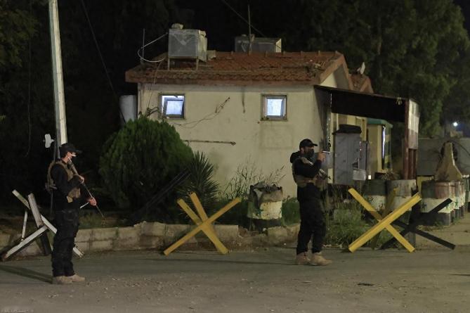 【3名美军叙丧生：谁在为袭击者提供武器？】上周，两名美军士兵与一名平民翻译在叙利