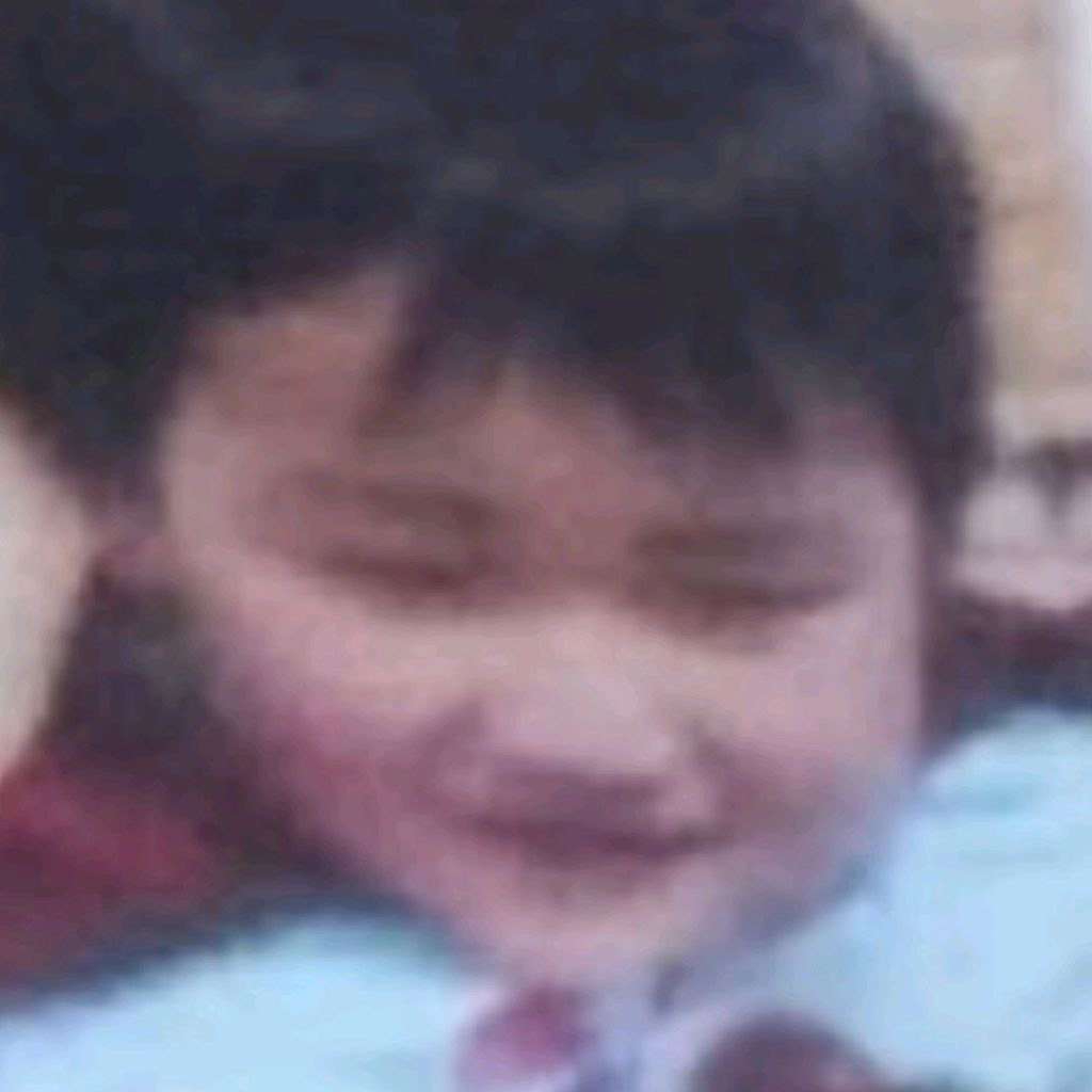 谁亲生的小宝宝呢 ​​​