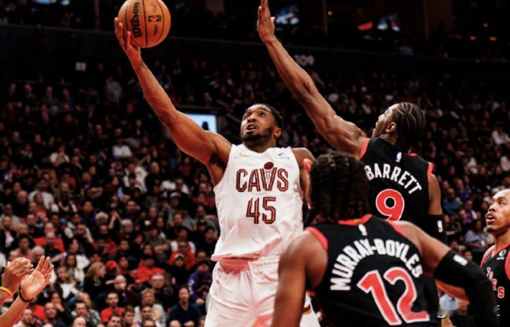 猛龙126-104轻取骑士，前两场表现很强大的骑士，为何输的很难看，分析一下输球