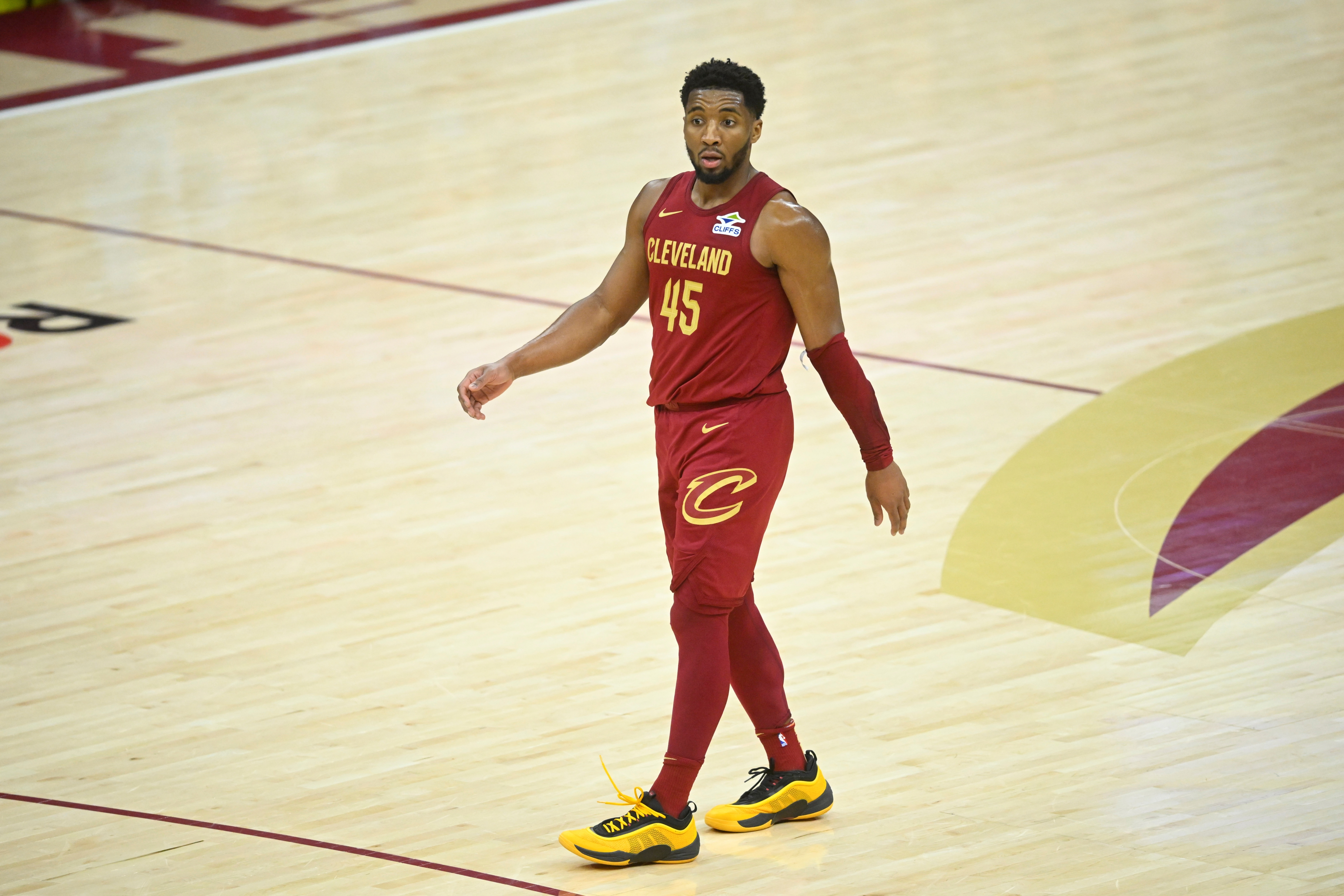 米切尔：我们还没做到任何事，我们正努力去达到绿军曾到过的位置！ 