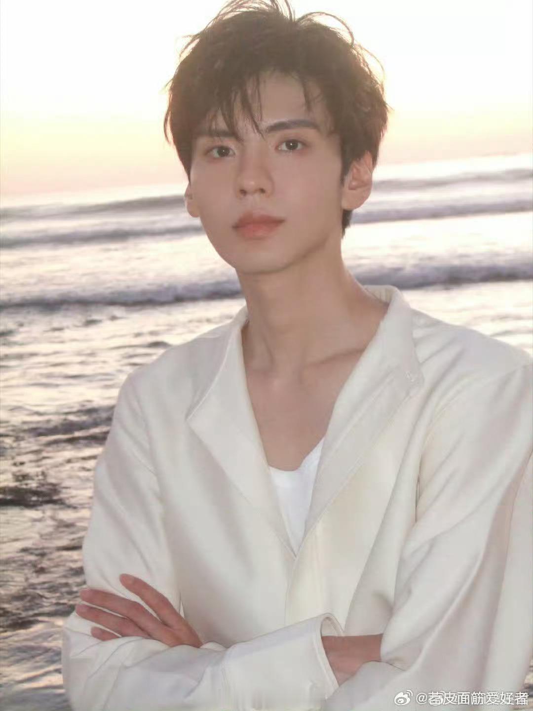 🥭《灼灼烈日》8月福建、安徽开机主演：毕雯珺、周洁琼 帅男美女谁期待了？ 