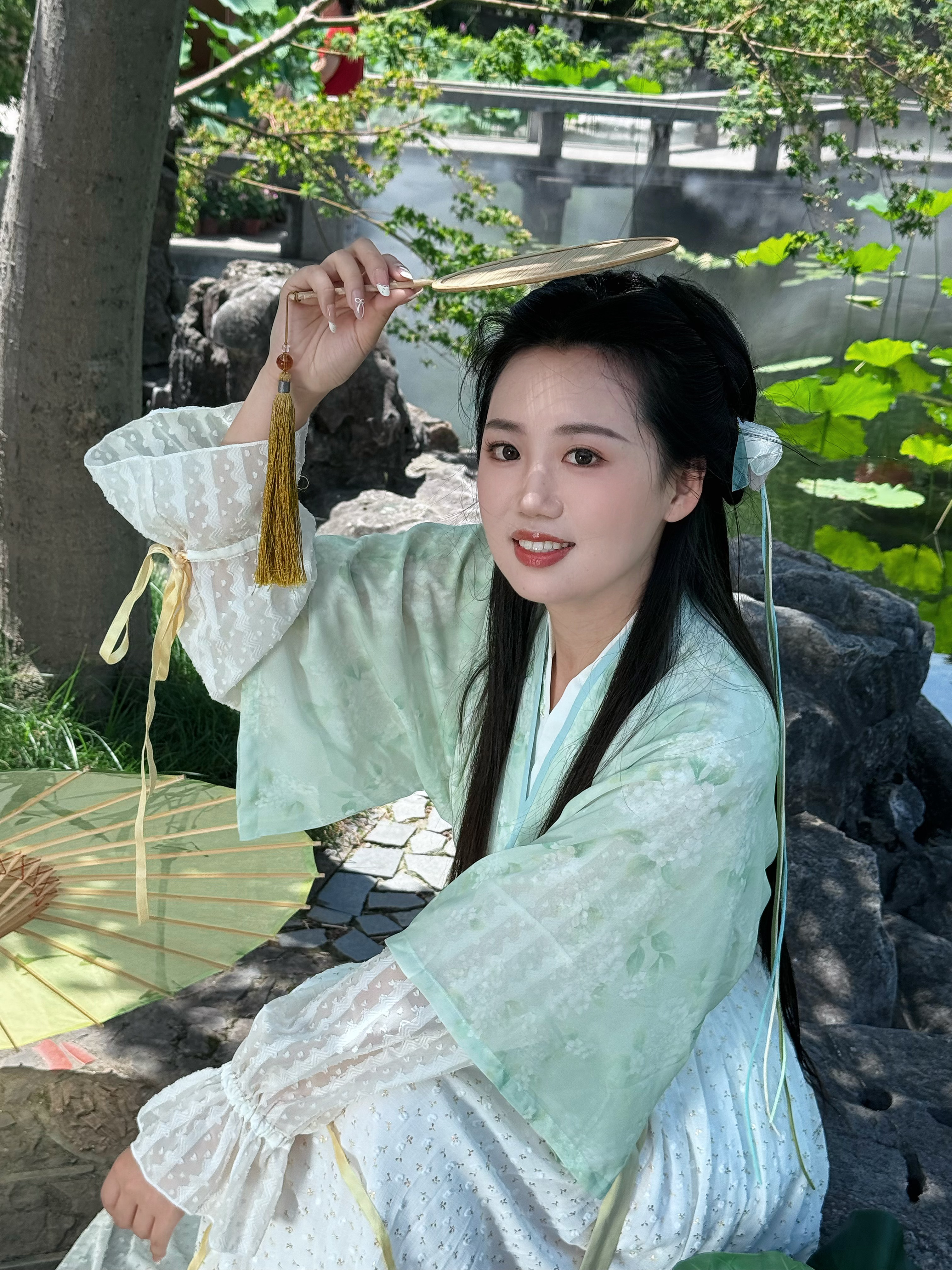 也是拍上赵灵儿啦！！以及要被热晕了啊啊真的太热了我的老天奶😵 ​​​