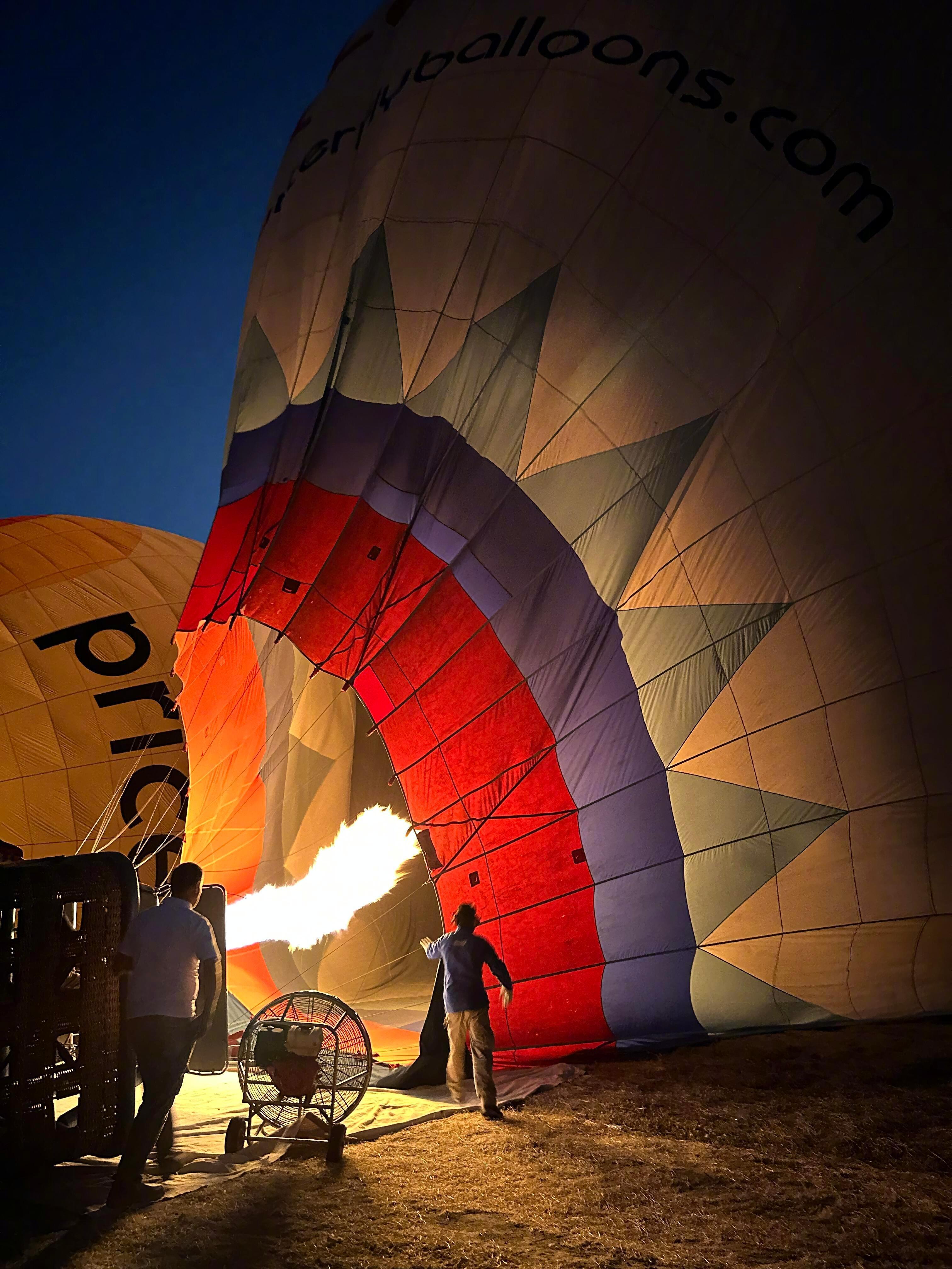 土耳其的浪漫在此刻具象化了热气球的存在就是为了让人感到幸福吧当真正坐上热气球的那