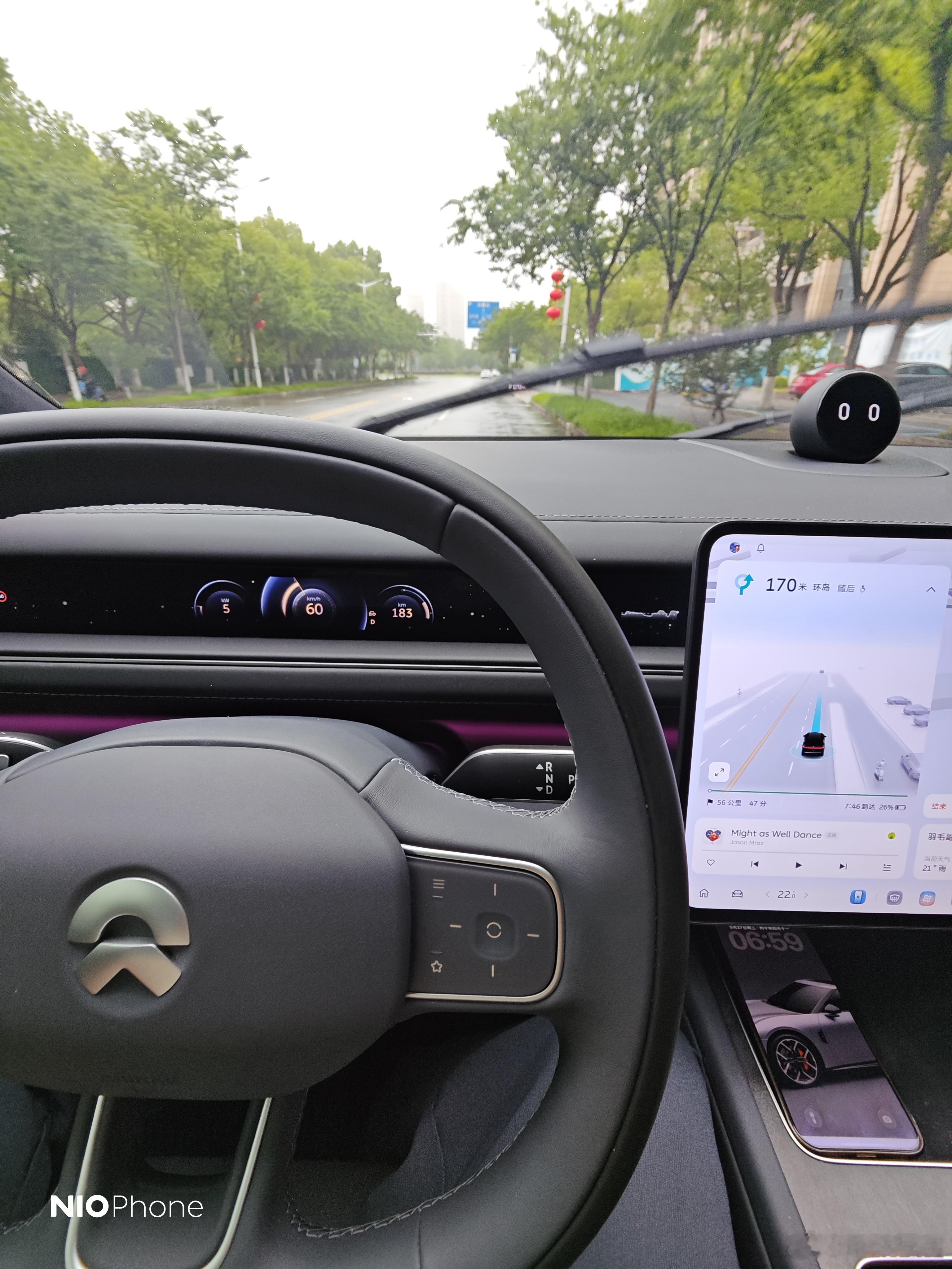 目前能谈顶尖的智驾基本就是，你真的会想在路上干点什么别的事。出差路上继续体验以前