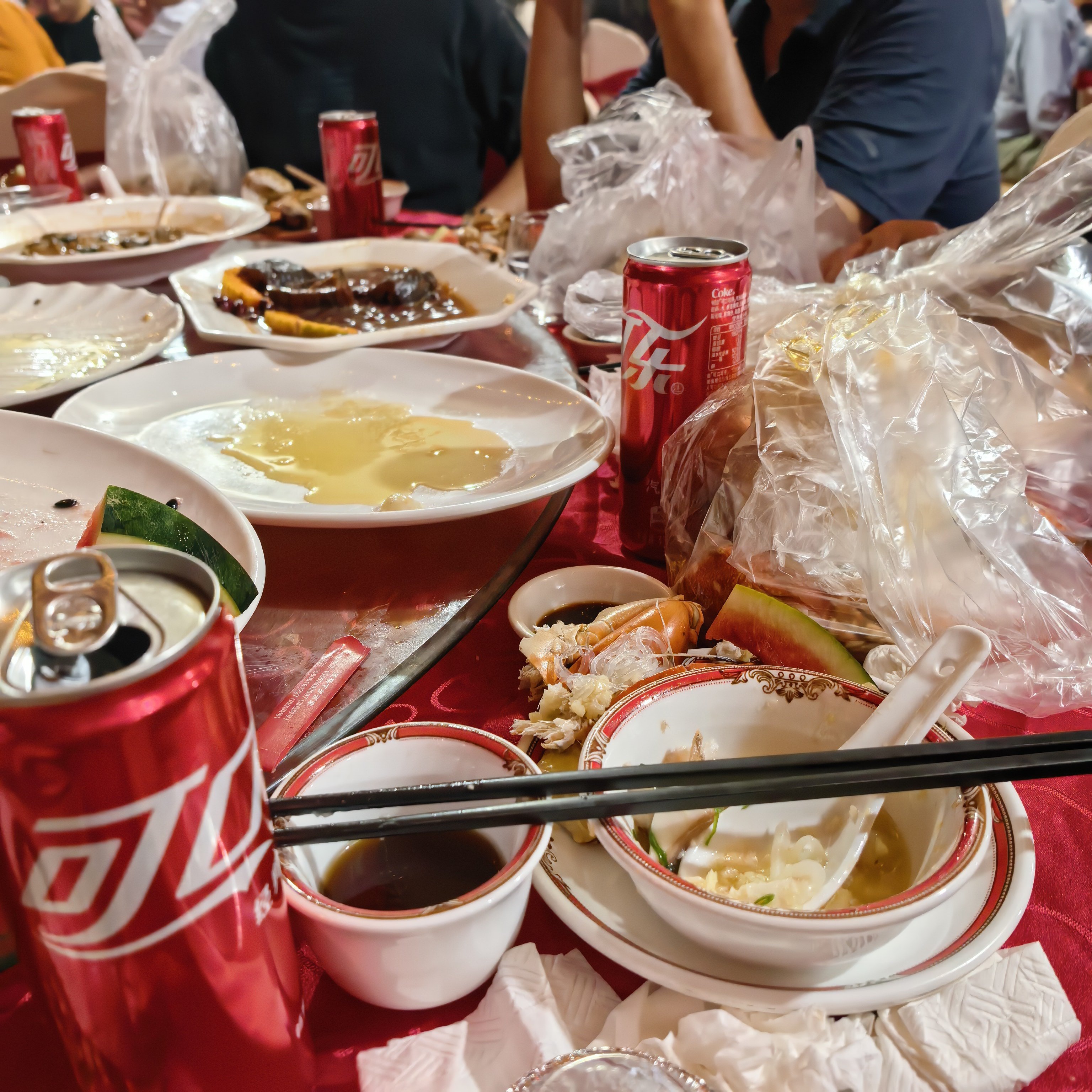 一点肥也减不了湛江吃席一点也不能浪费，打包主打一个接地气鲜美湛江如果大米饭只能配