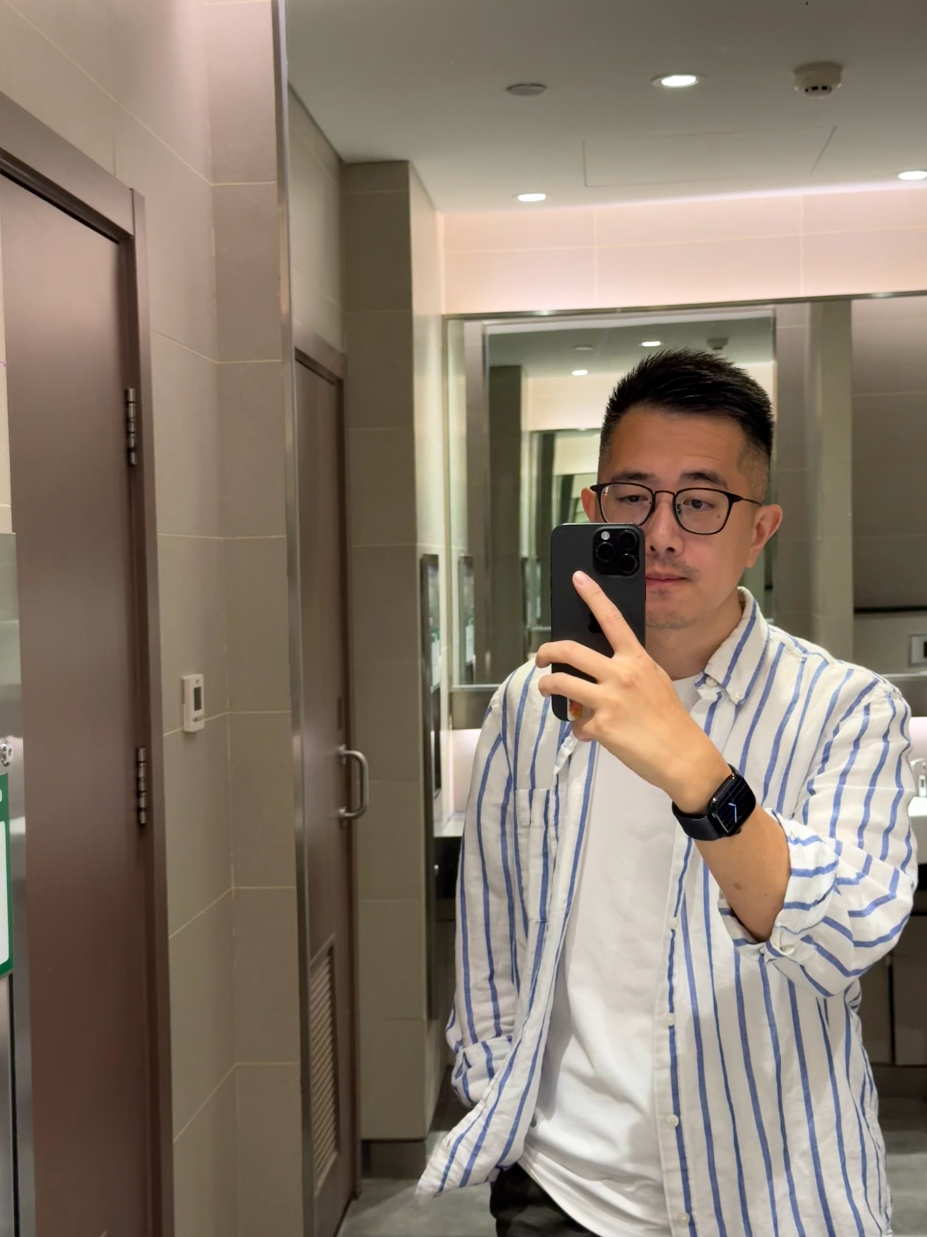 换了个理发师，感觉还行。 ​​​