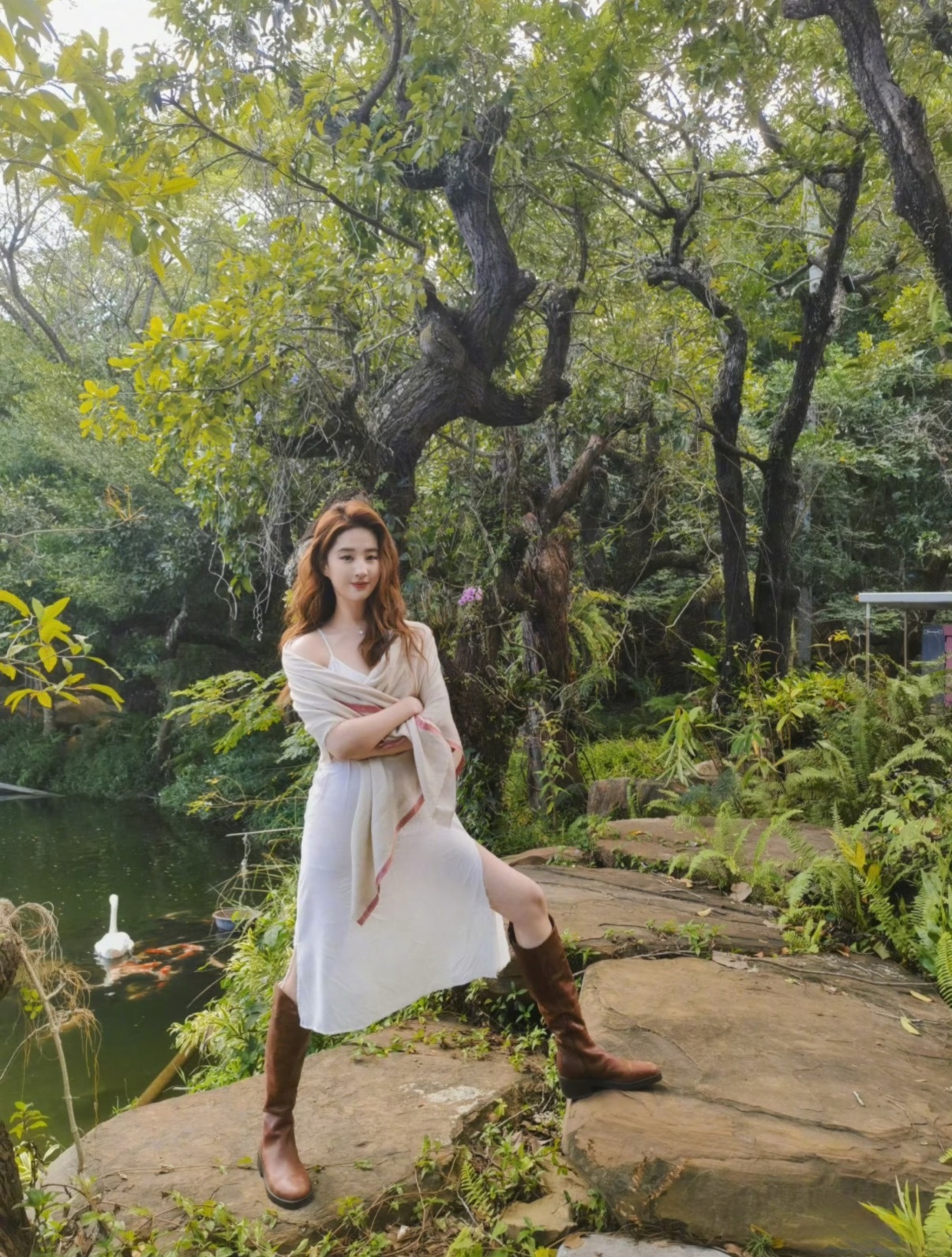 听说这张照片有魔力！刘亦菲一下黄v变金v 