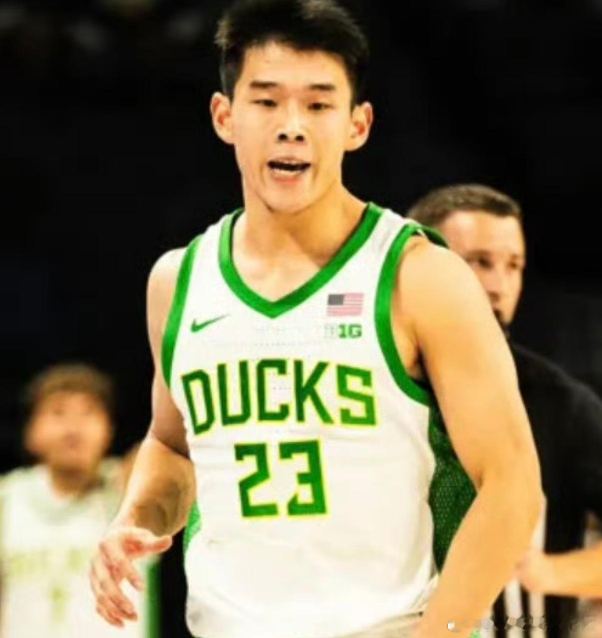 俄勒冈大学主教练阿尔特曼接受了媒体采访。记者提问：上一场林葳没有上场，这是由你决