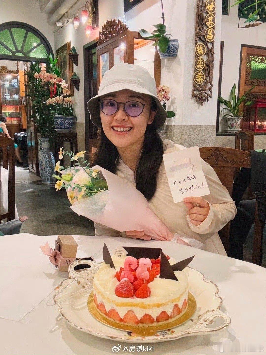 房琪[超话]房琪 对不起乘风2025房琪也没什么大问题吧，在浪姐的舞台表现还是很
