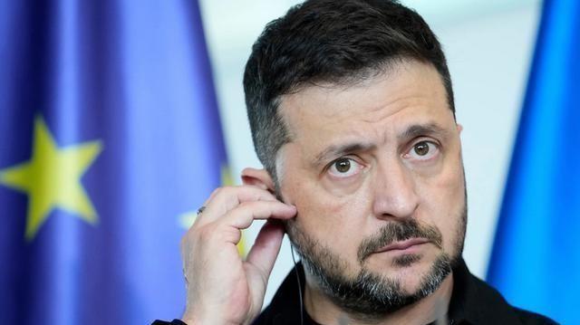 开始发力了？大批乌克兰民众转变立场，认为泽连斯基“难辞其咎”
2025年12月，