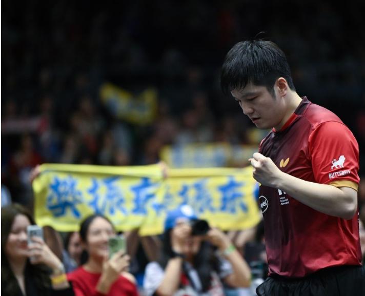 超级全满贯得主樊振东正式登陆德甲豪门杜塞尔多夫，不仅让欧洲乒坛彻底沸腾，更以极高