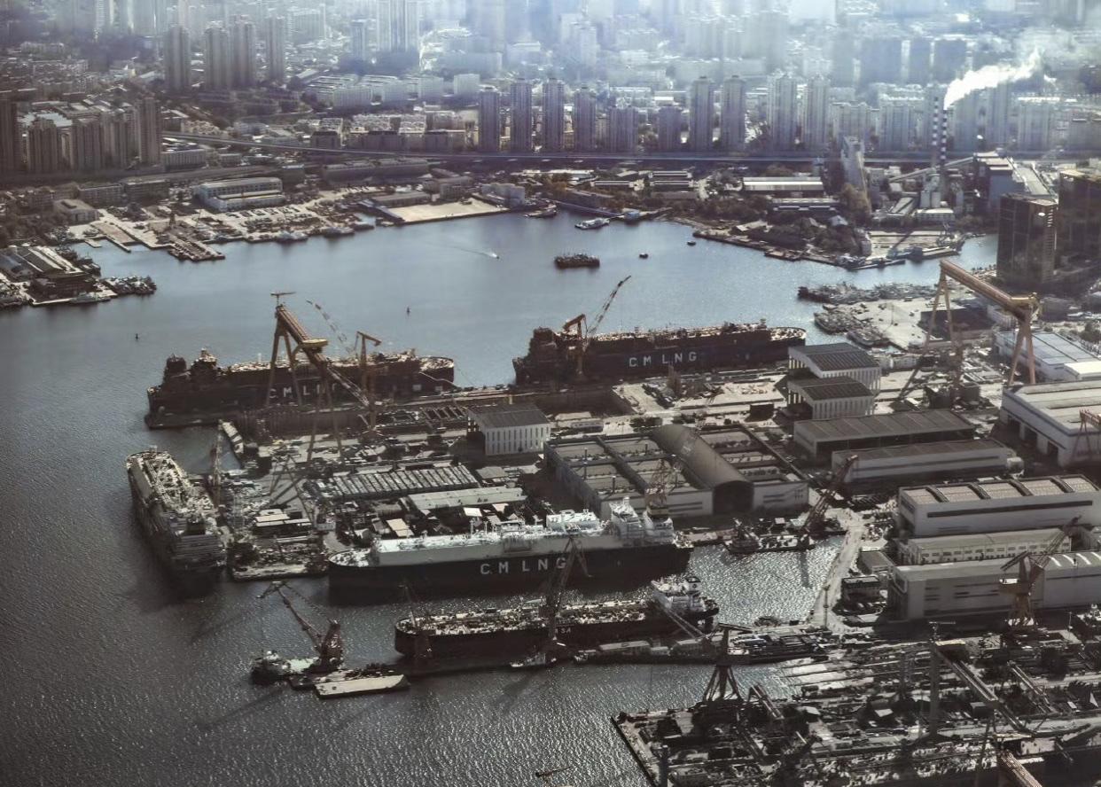 北方核004的两个屏蔽箱已经准备就绪，其中一个似乎已经开始安装。