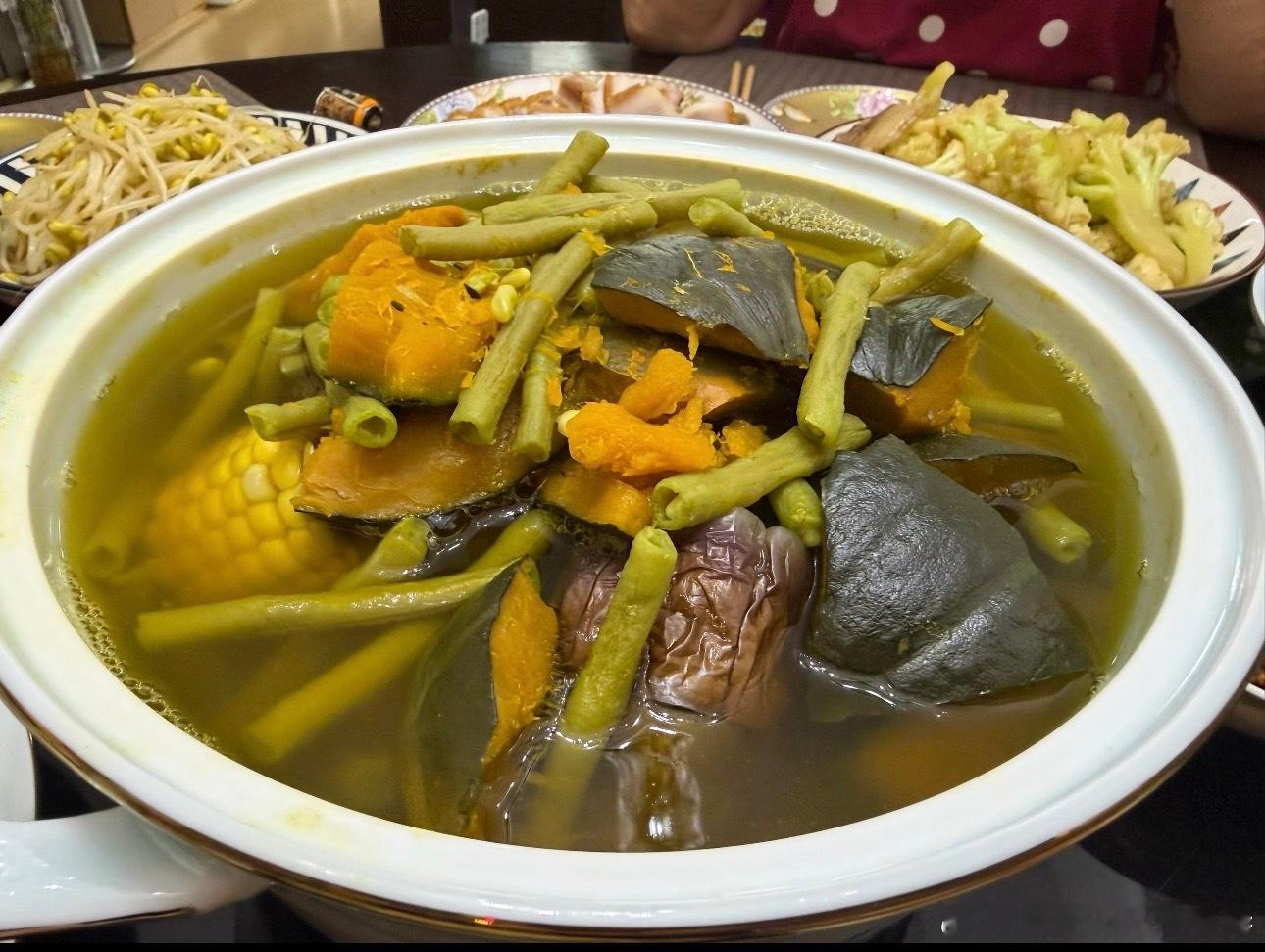 想不明白，四川的同事怎么有这种做菜风格 ​​​