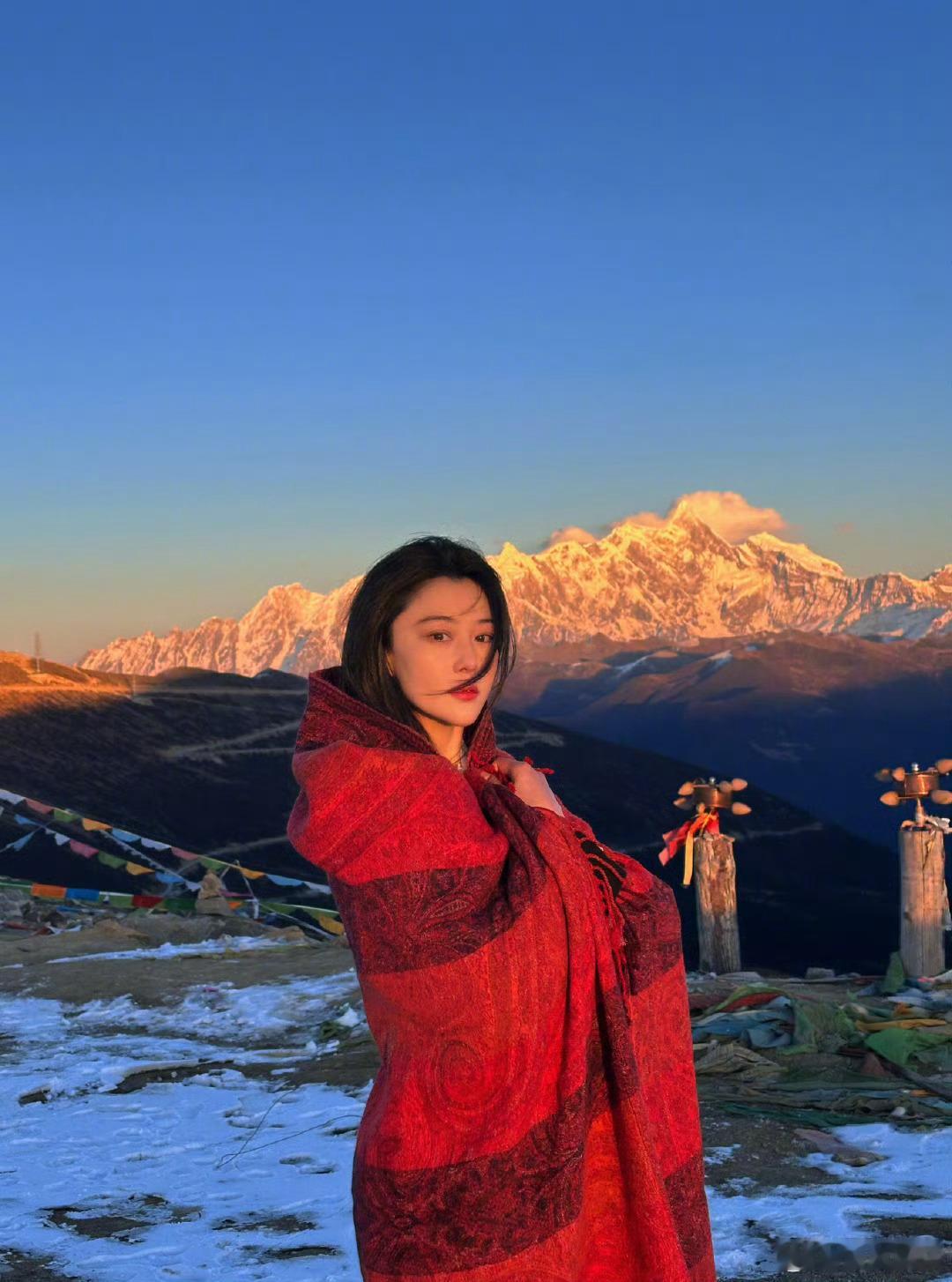 张馨予在西藏住三个月  天呀，这也太美了吧，张馨予与西藏适配度好高！ 