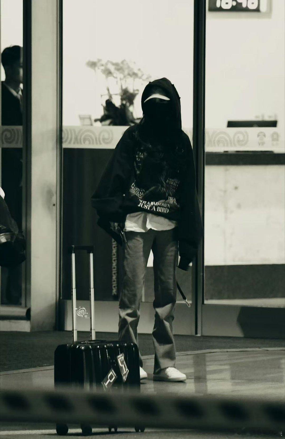 杨幂谁的老公谁的老婆谁的妻子杨幂酷girl出发杨幂酷girl出发，好酷， 