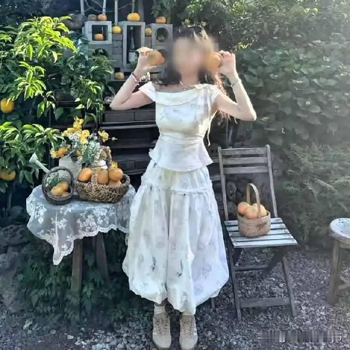 人生以悲剧落幕，最伤痛的莫过于家人。这起悲剧的原因，一是单纯女生“不设防的轻信”