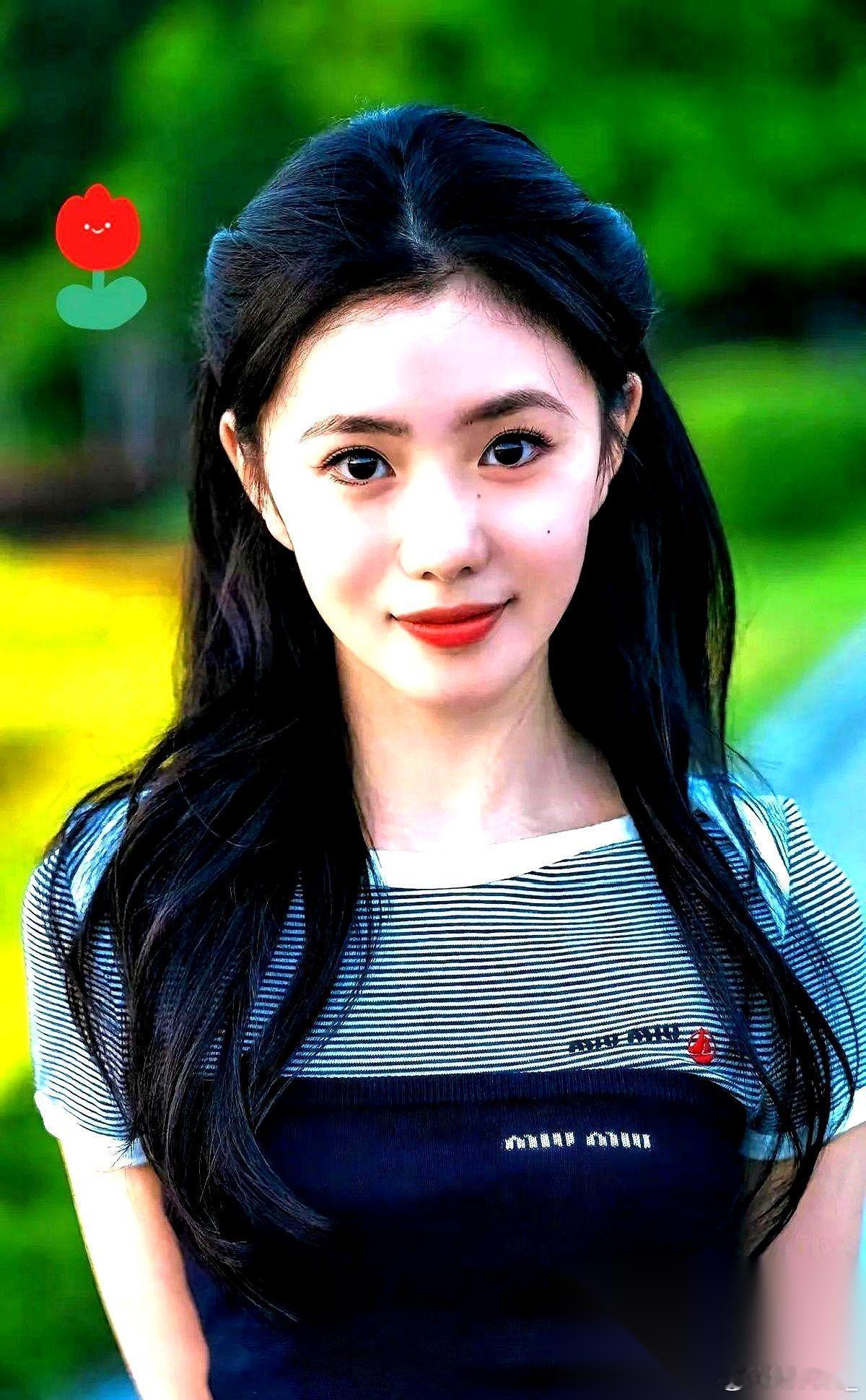全网追捧时，她却给合约加了条死规定：所有吻戏必须借位，绝不实拍。 经纪人电话被打