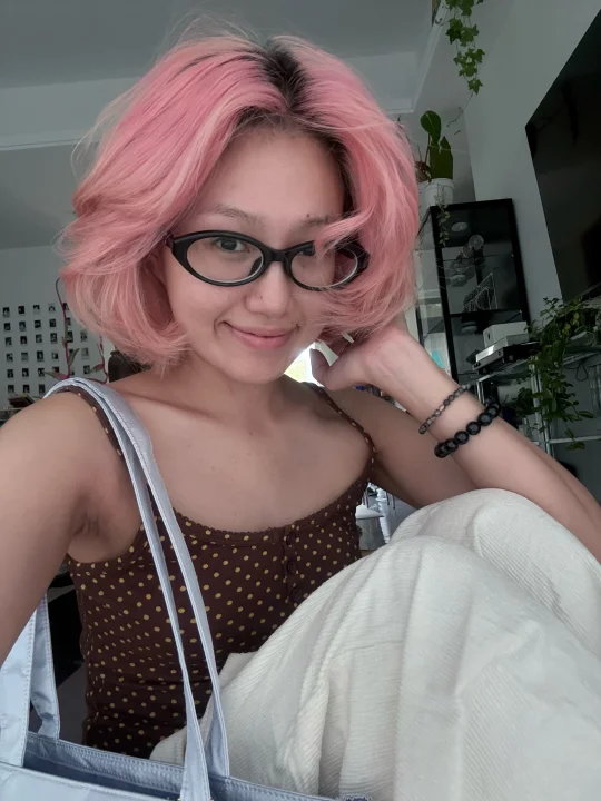 最近和娃包热恋期💘银色包带常驻肩膀....