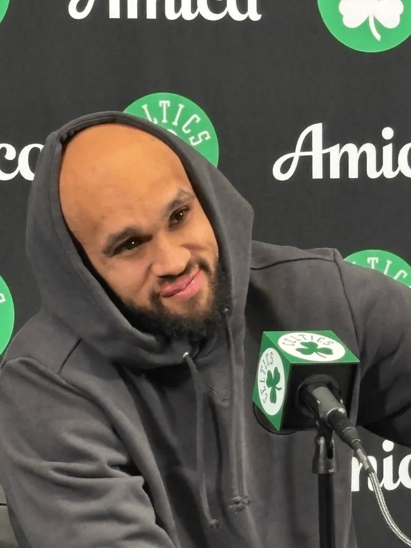 怎么会有人不喜欢小白怀特呢？
球打的好，情商还高，还会很会过日子。
被记者问到，