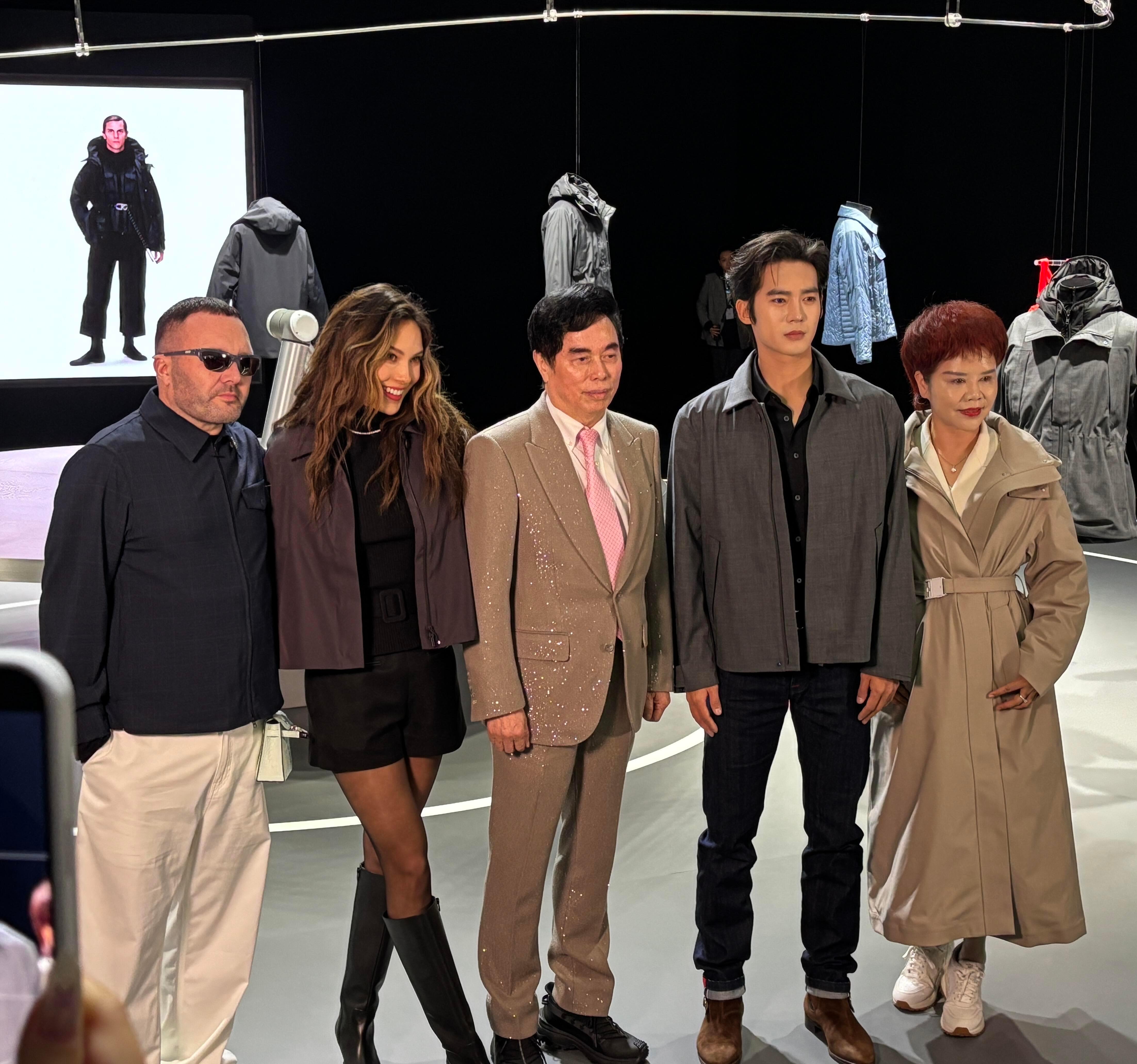 谷爱凌在于适身边都显得小鸟依人 ​​​