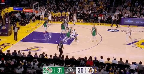 范德彪，投进底角三分！来自詹姆斯的助攻！凯尔特人vs湖人