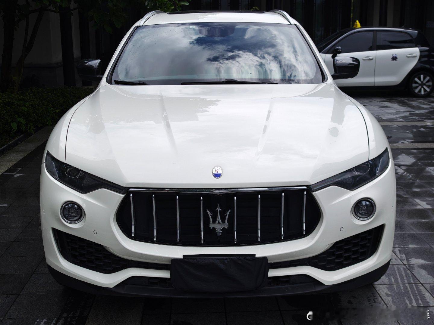 玛莎拉蒂 莱文特 运动SUV 3.0T​声浪完美动听！白红经典配色 搭配21寸轮