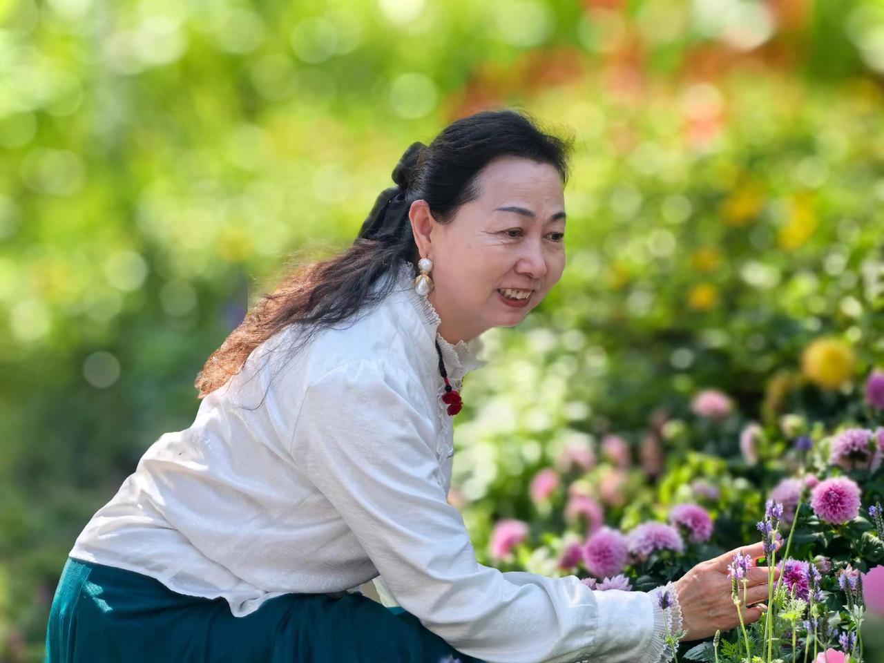 祝女同胞们节日快乐！🌹🌹🌹