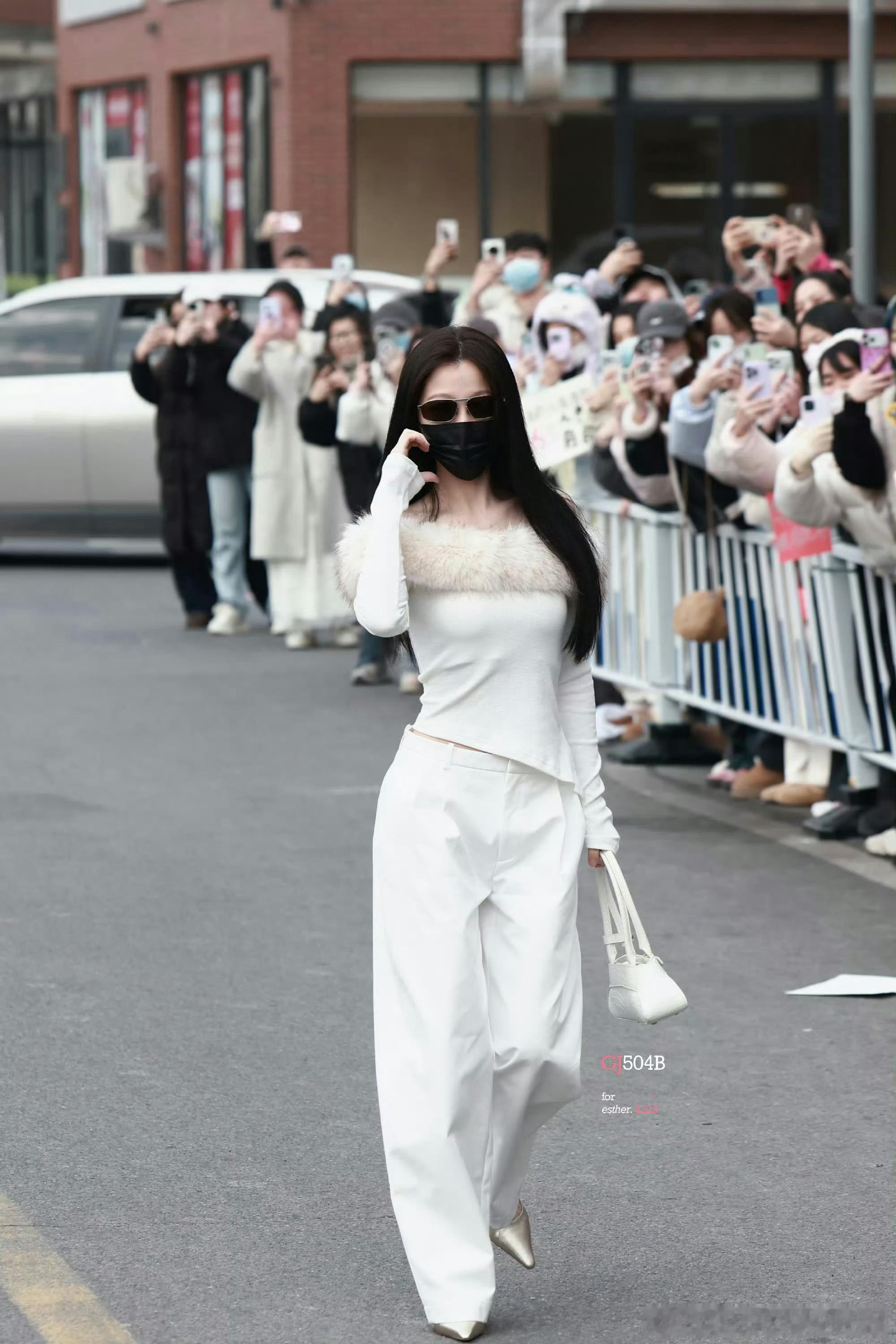 虞书欣今日云初令上班路透 