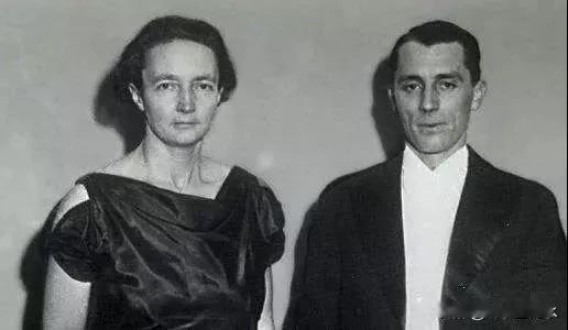 中国原子弹、氢弹的成功，也不应该忘记给我们提供了无私支援的外国友人。
"两弹一星