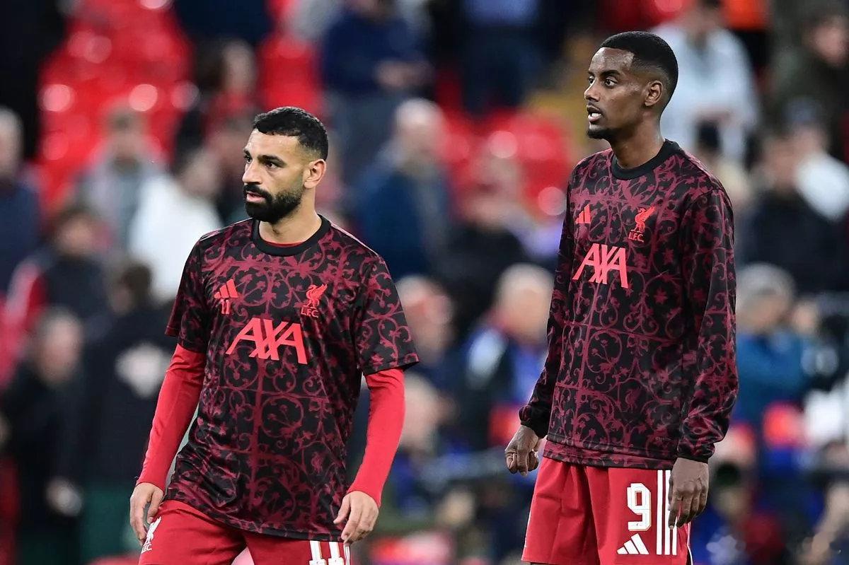 【有影响】talkSPORT：利物浦前锋伊萨克在对热刺的比赛中受伤，疑似腿部骨折