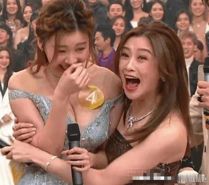 李芷晴港姐，因为事业线一夜成名！ ​​​