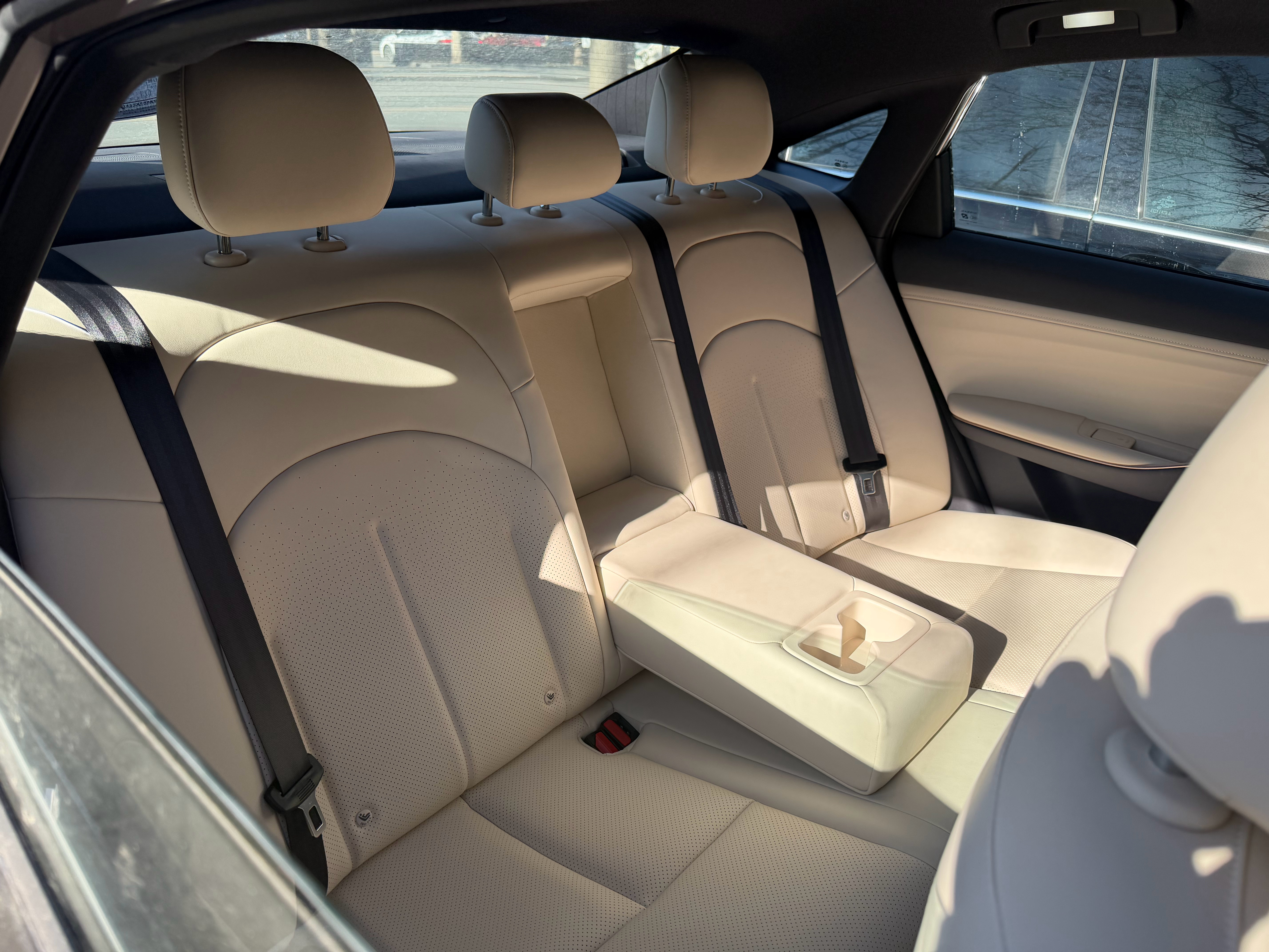 最近一直开日产 N6，我发现好多朋友上了后排对整体的舒适感体验好评很高。包括好几