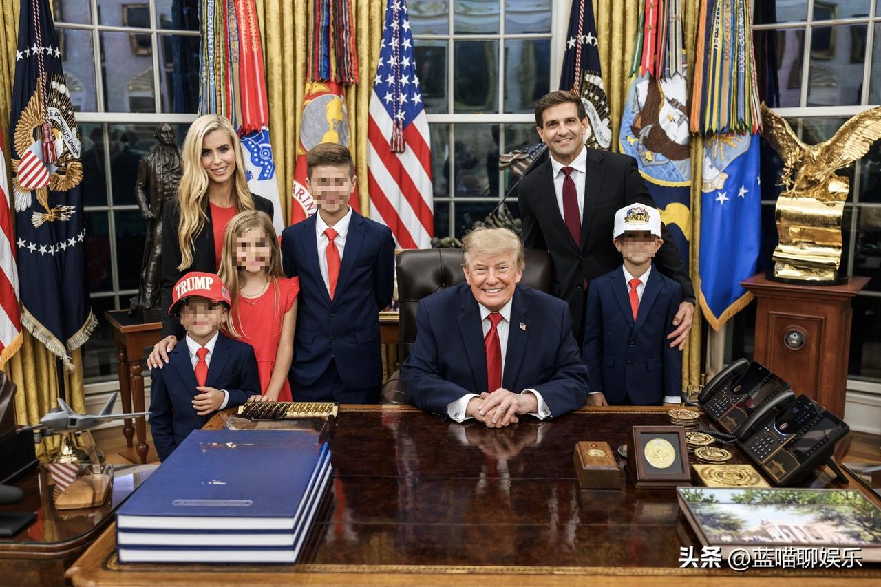 凯蒂·扎卡里亚分享一家六口与特朗普的合影。
“谢谢你特朗普总统，感谢你在椭圆形办