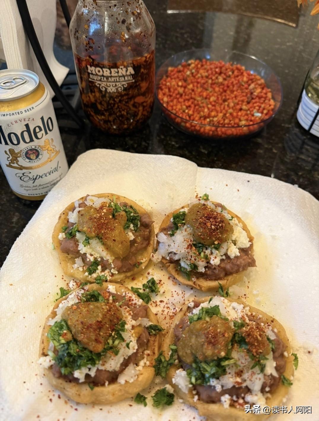 下图是一道非常有年龄的西方经典菜！它是一位老奶奶刚好做的，用来庆祝自己91岁的生