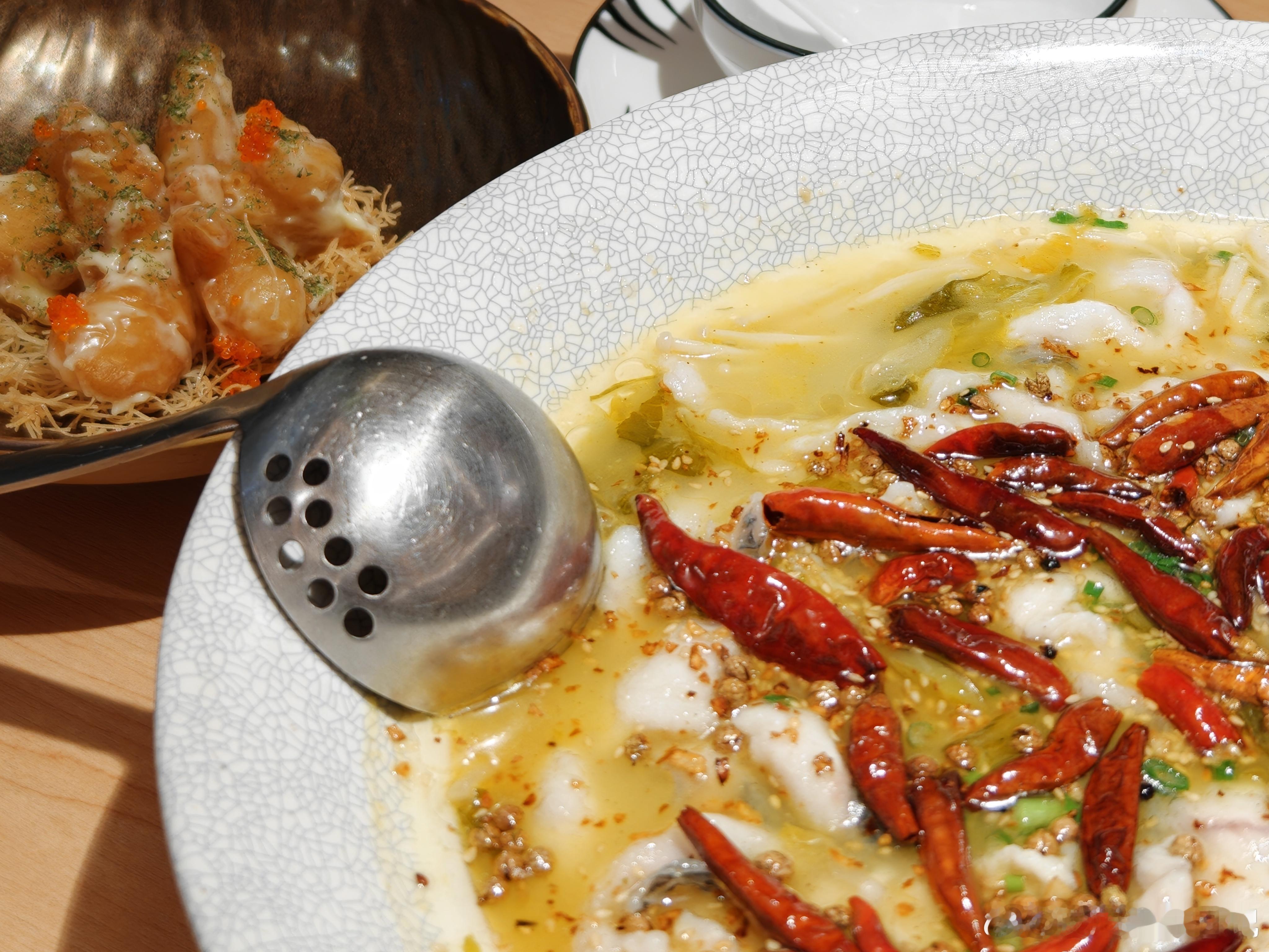 我这人，确实没不太在意仪式感这个事，这不今天冬至吗？我既没吃饺子，也没吃汤圆，吃