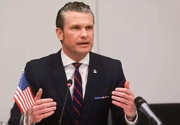 美国战争部长皮特·赫格塞斯北京时间11月1日晚，表示：“中国非法声称对不属于自己