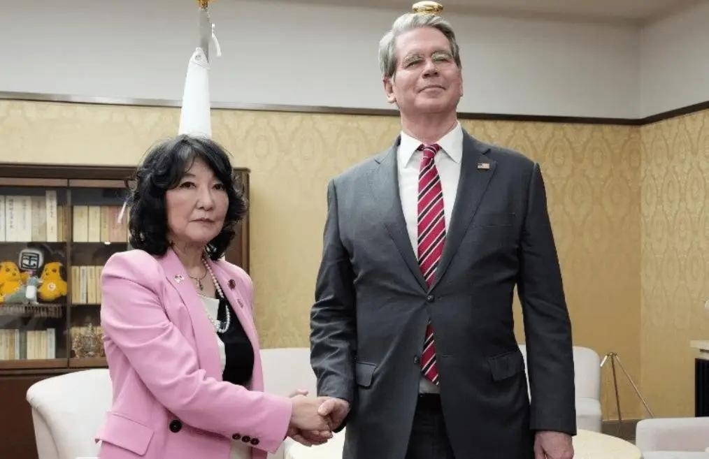 4 个月前被美国财长训话整整 2 个多小时，4 个月后美媒突然放出消息，言下之意