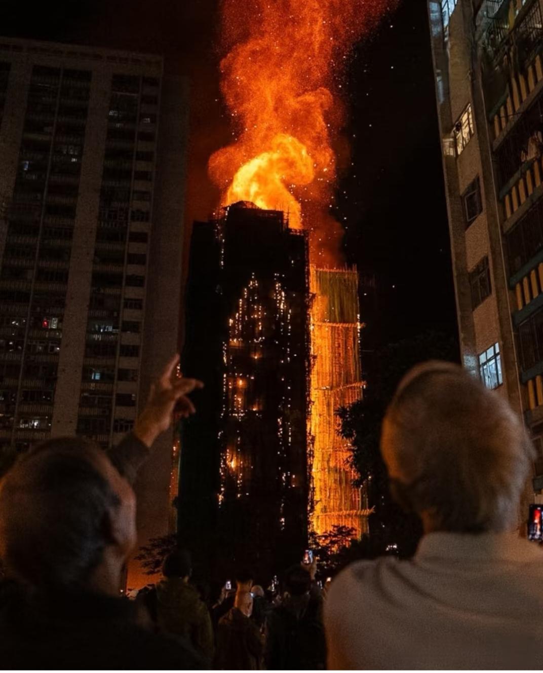 香港这场大火给所有人都提了个醒
1.买房千万不要买高层，据有关消防专家介绍，其实