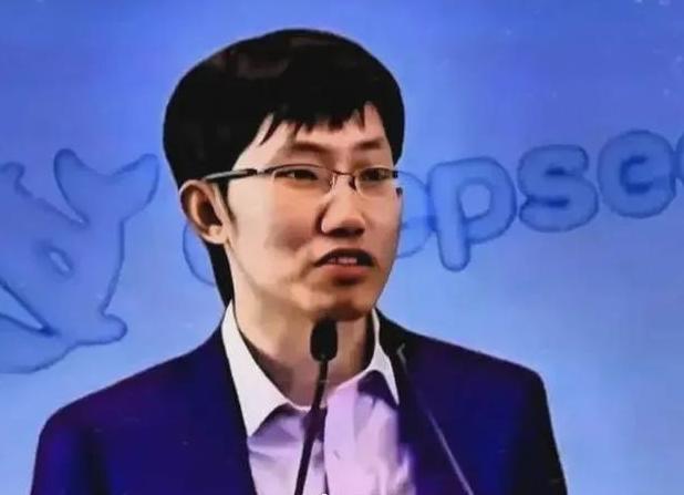 散户的愤怒值直接拉满了！
 
“抓住梁文锋”这几个字，最近在网络上刷屏不断，散户