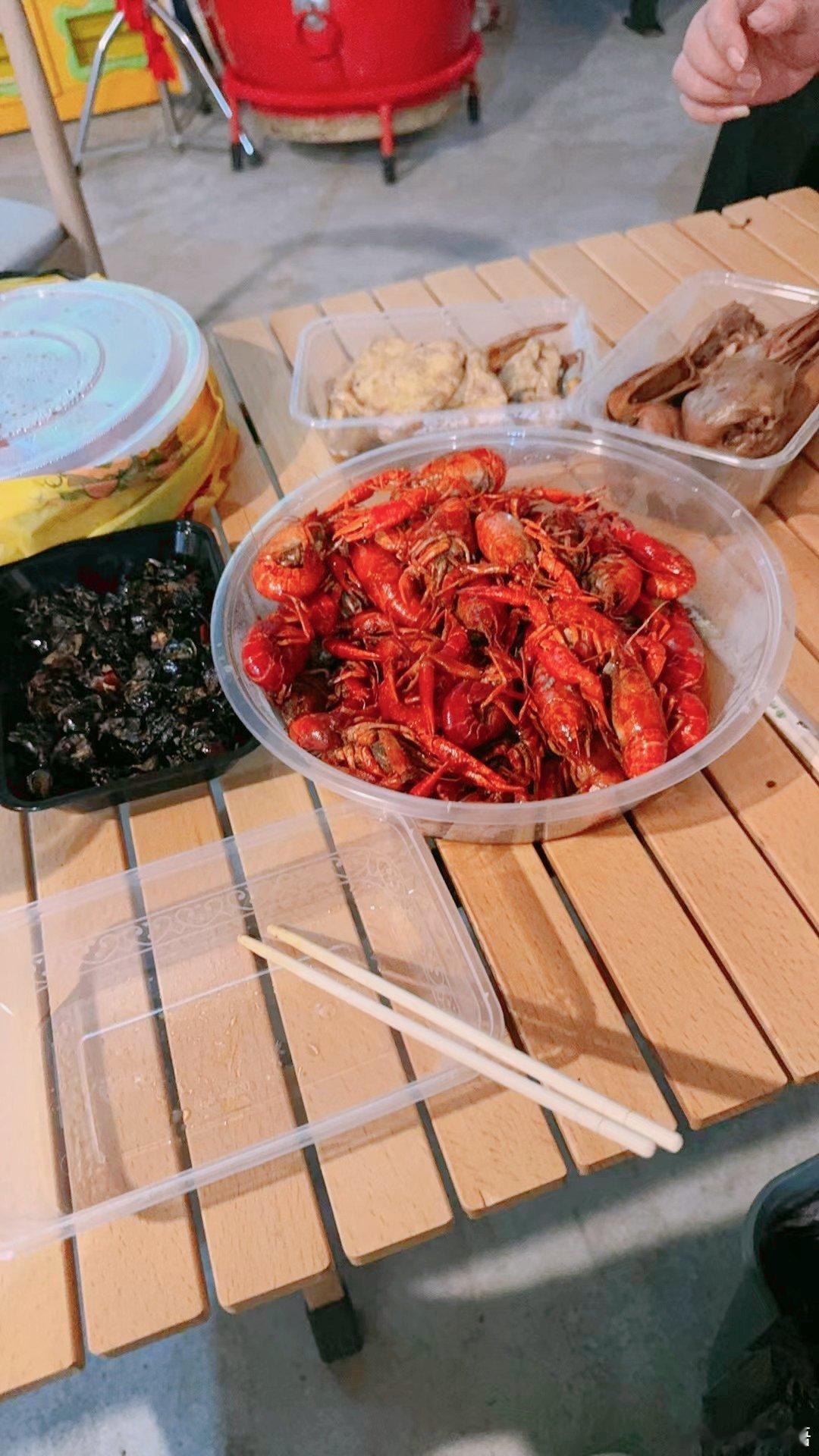 叮，夜宵时间到……明天起来跳操 ​​​