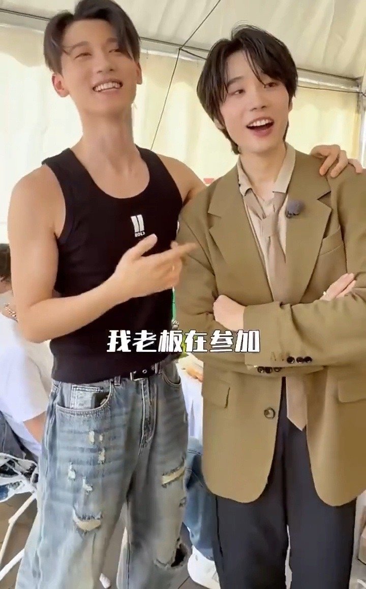 青你老秀人愿旗下员工得音综冠军 秀人出身的连淮伟为旗下马韬加油，直言盼其斩获音综