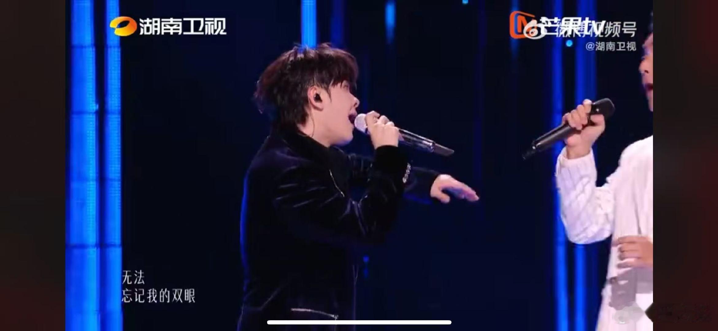 歌手直播万妮达pk尤长靖尤长靖赢了万妮达 风格反差感拉满的一场PK，尤长靖稳扎稳