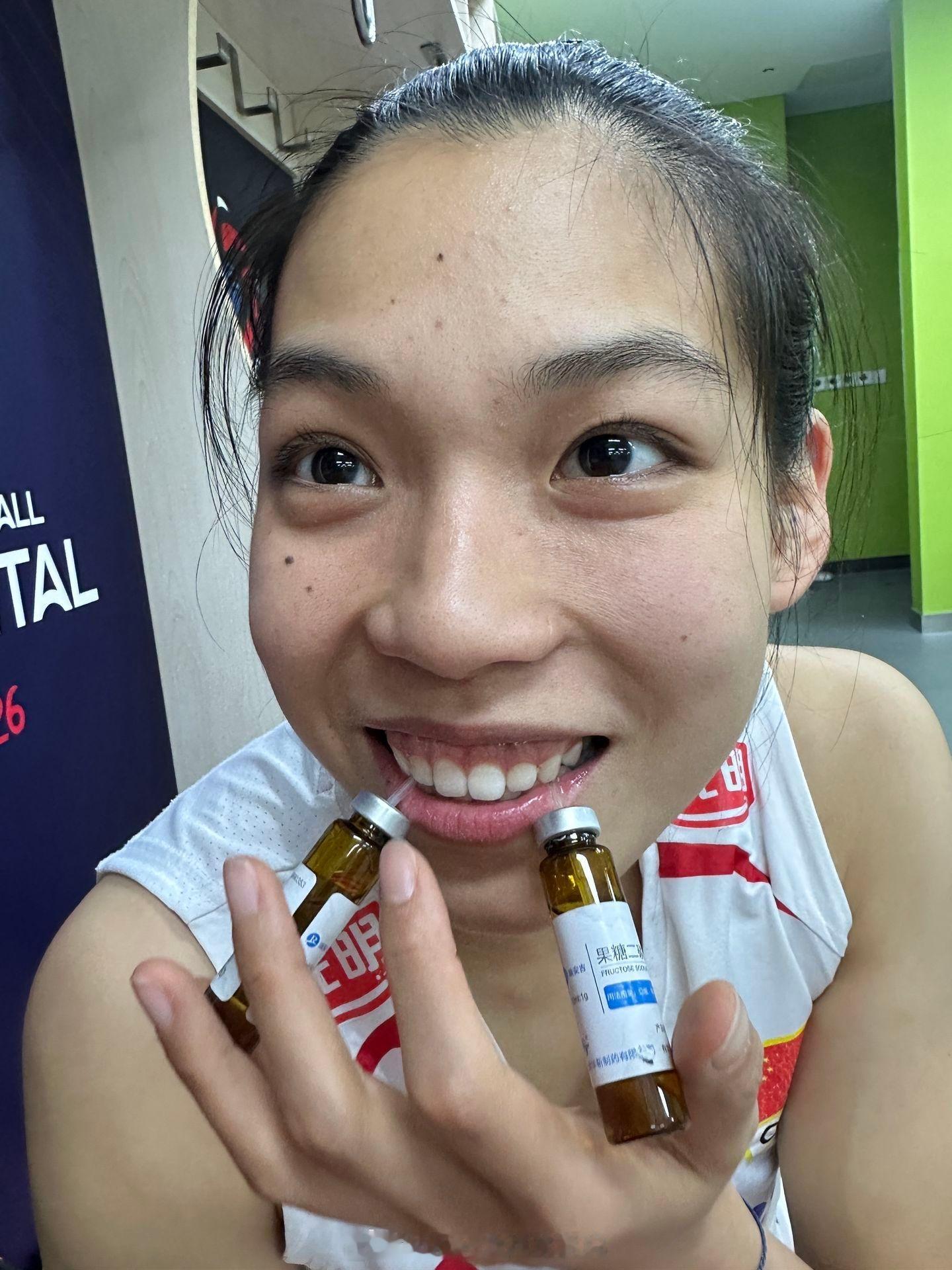 我是庄宇珊黑粉[哈哈] 第三张你们觉得像谁？ ​​​