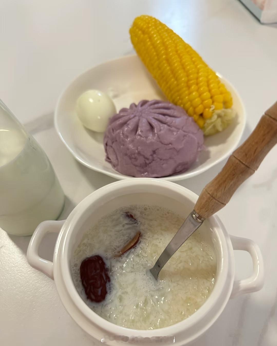 早上好，美好的一天从现在开始吃个营养丰富的早餐做一个实力强大又努力的操盘手一起暴